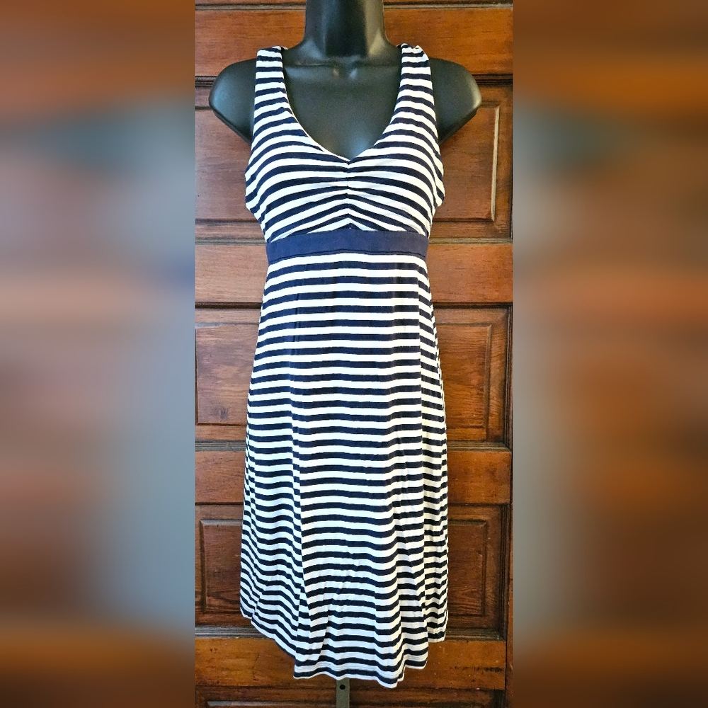 XS  Dakini womens, Navy striped athletic dress, v neck sleeveless